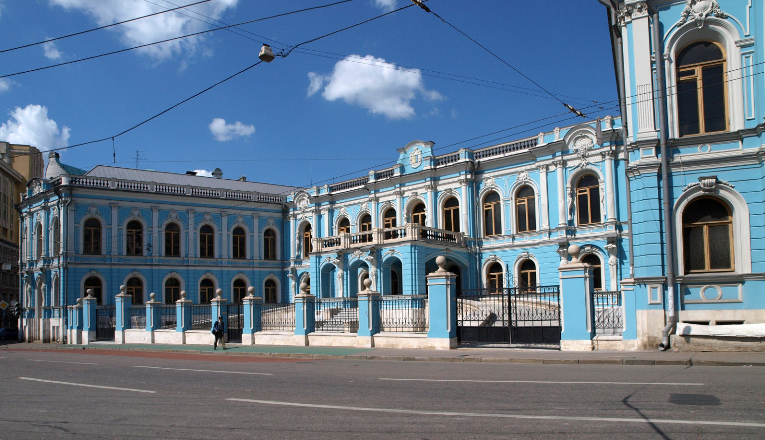 Усадьба Салтыковых-Чертковых в Москве